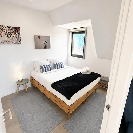 Carcavelos House Living